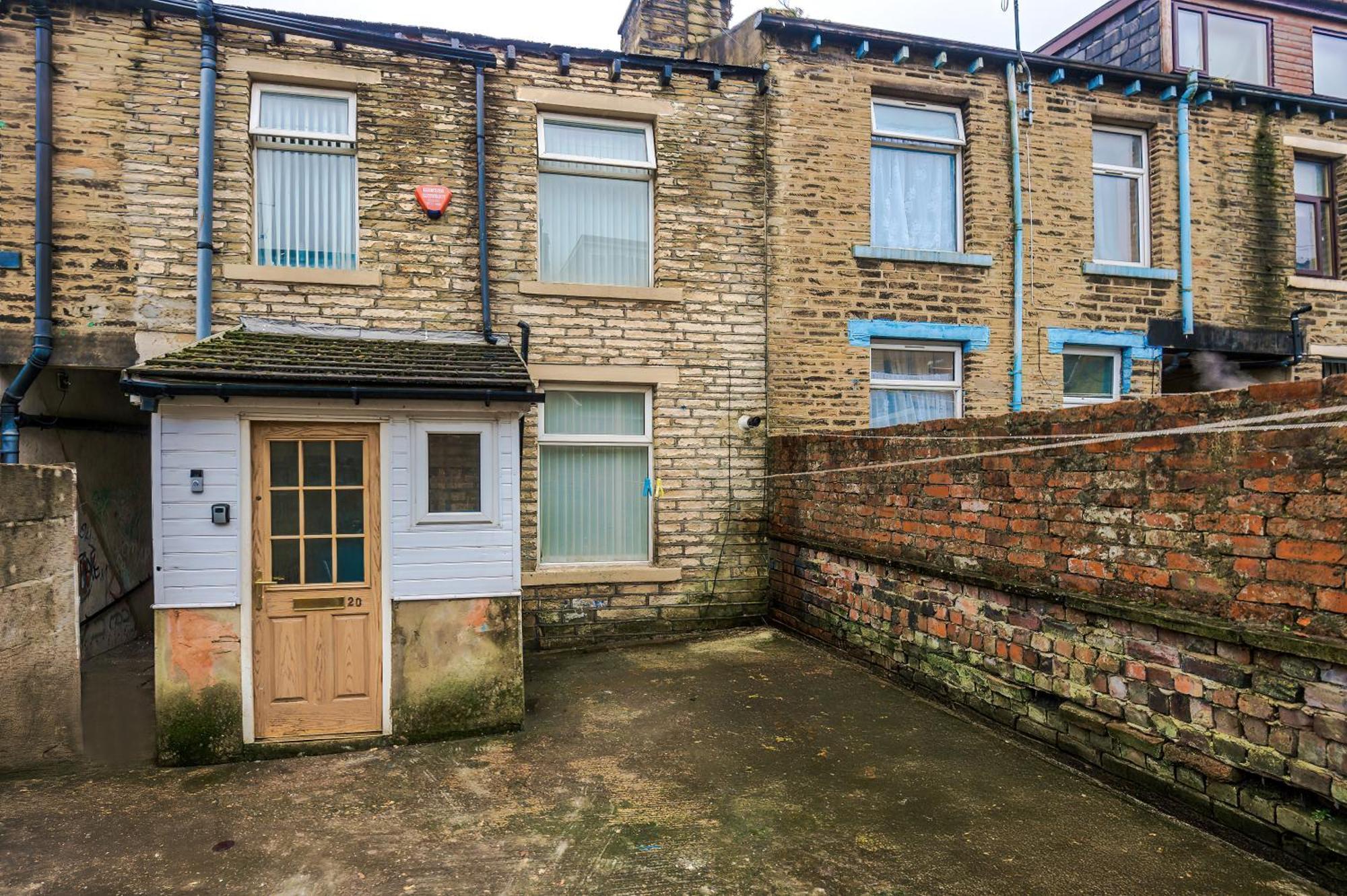 Modern & Spacious 2 Bed House - Free Parking * Bradford (West Yorkshire)