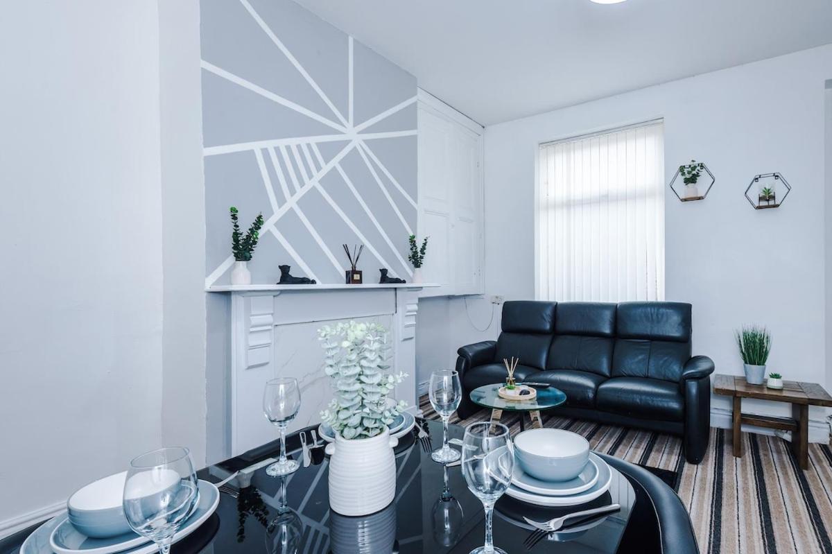 Modern & Spacious 2 Bed House - Free Parking Holiday home Bradford (West Yorkshire)