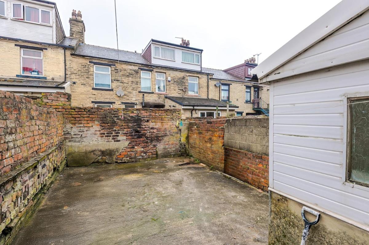 Modern & Spacious 2 Bed House - Free Parking Holiday home